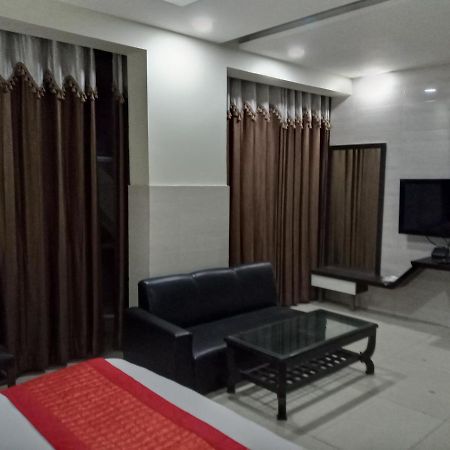 Vivah Residency Hotel New Delhi Exterior photo