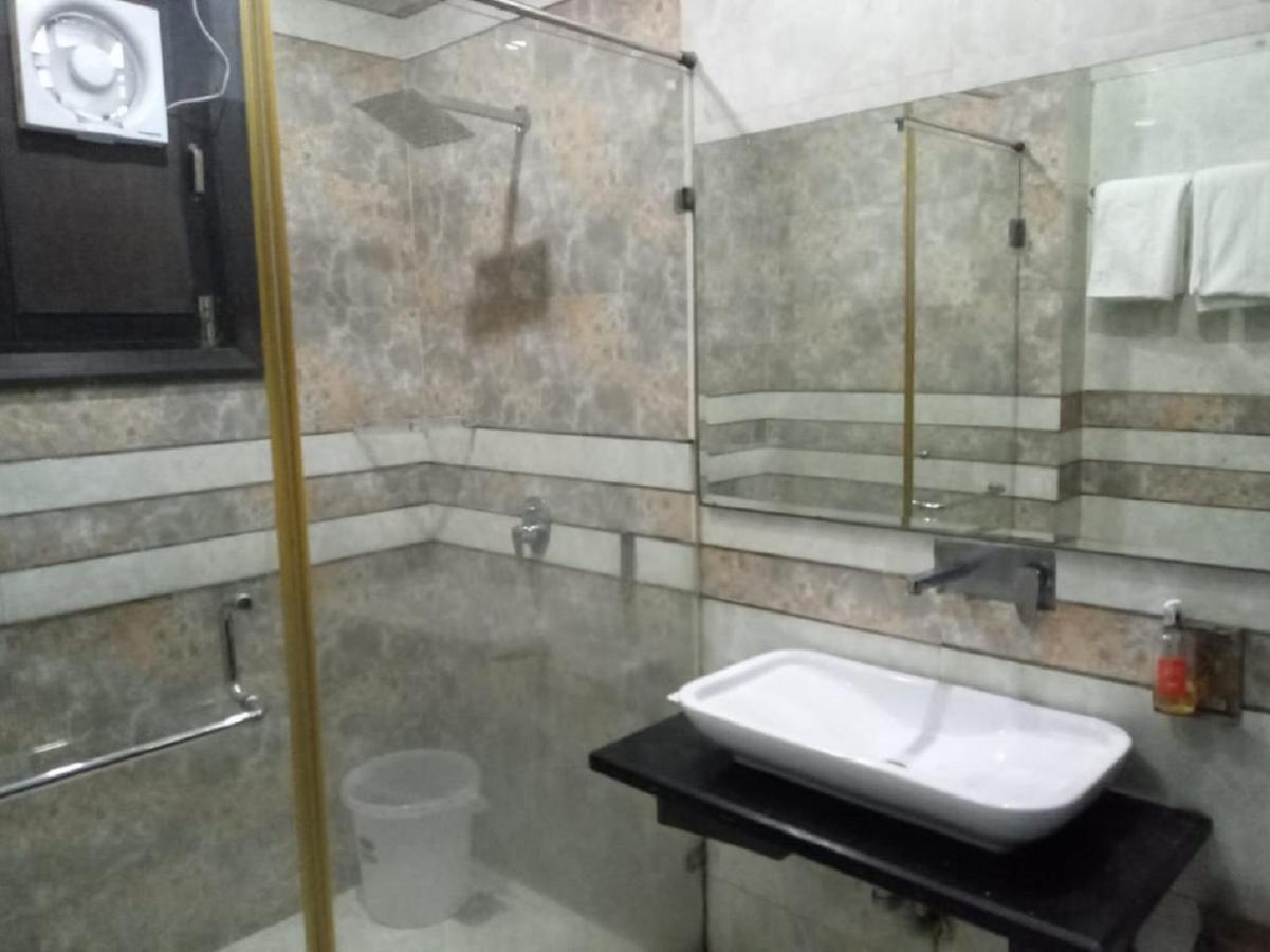 Vivah Residency Hotel New Delhi Exterior photo